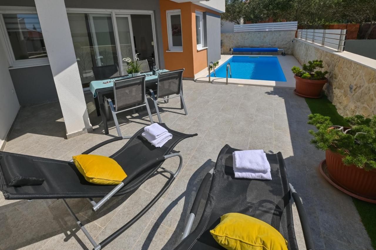 Apartment Funtastic With Private Pool Новаля Екстериор снимка