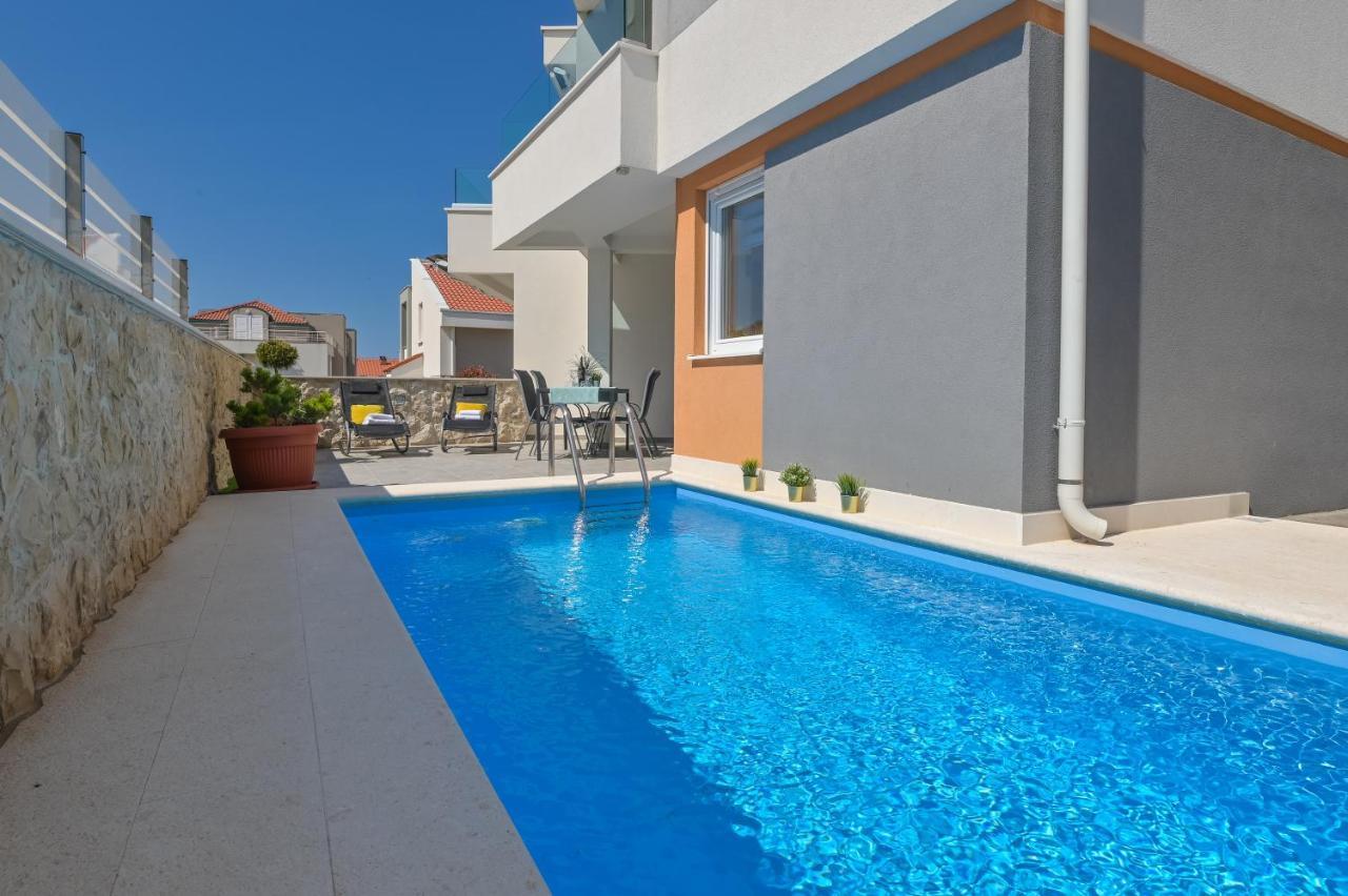 Apartment Funtastic With Private Pool Новаля Екстериор снимка