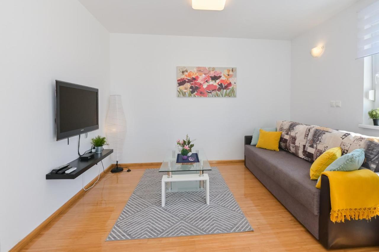Apartment Funtastic With Private Pool Новаля Екстериор снимка