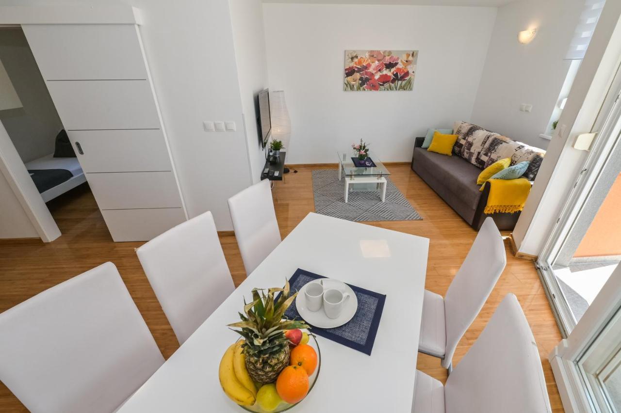 Apartment Funtastic With Private Pool Новаля Екстериор снимка