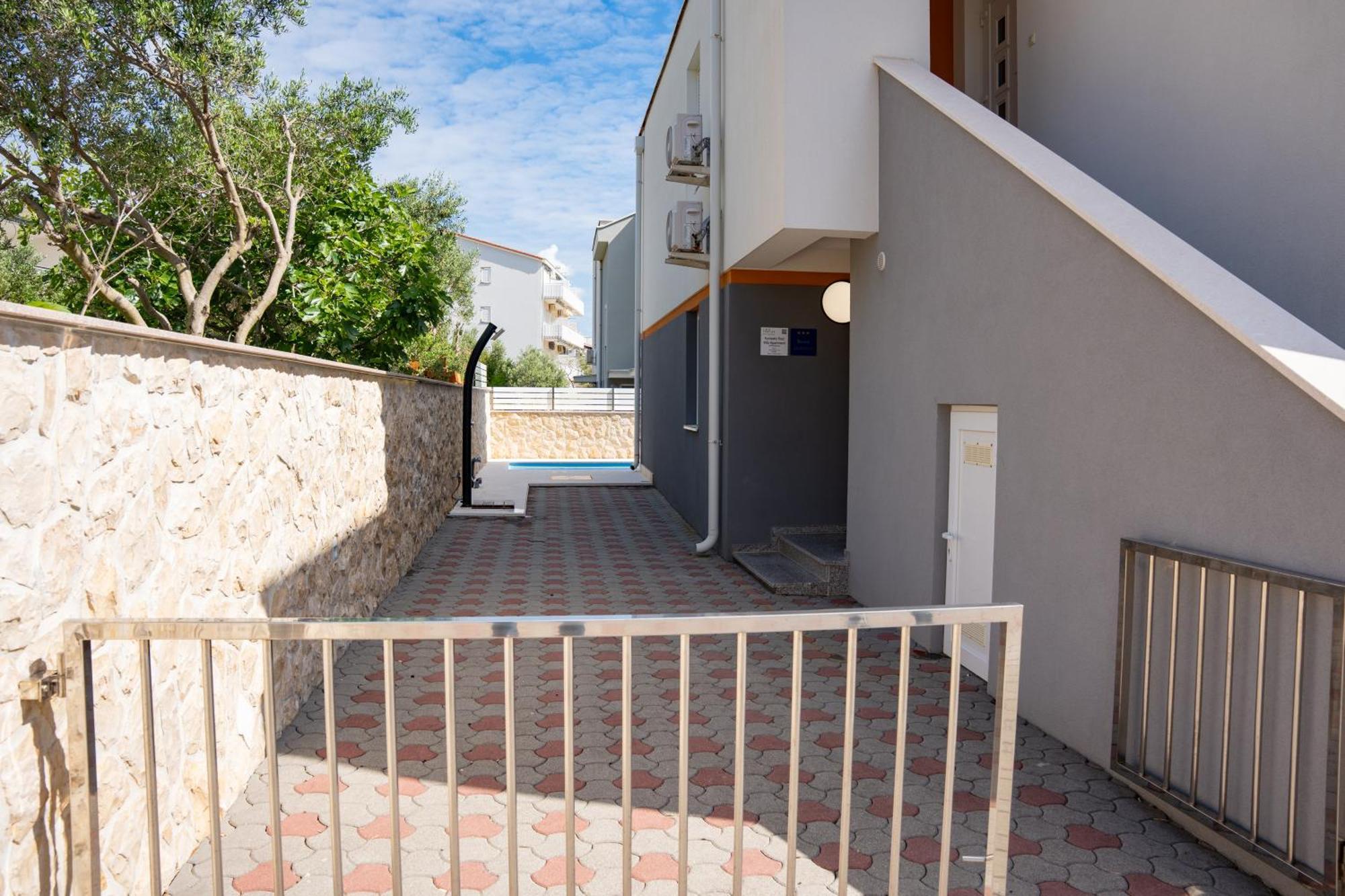Apartment Funtastic With Private Pool Новаля Екстериор снимка