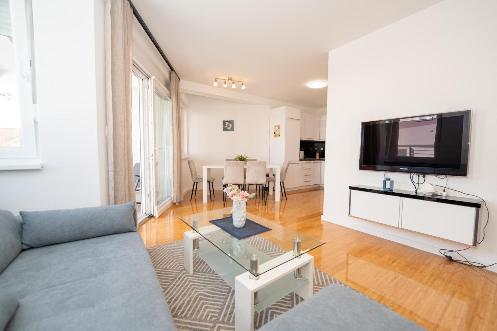 Apartment Funtastic With Private Pool Новаля Екстериор снимка